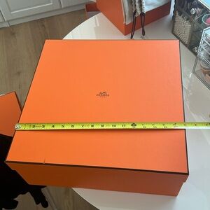Hermes package box